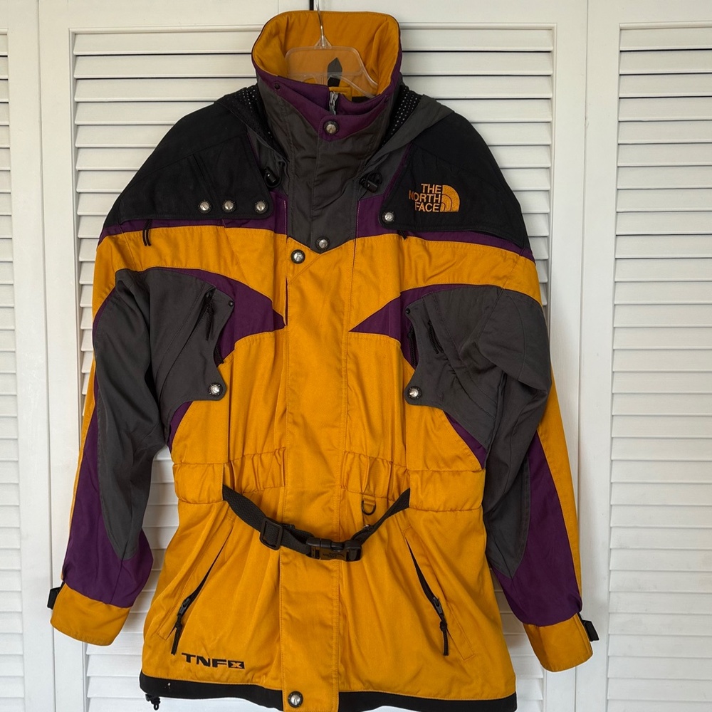 WOMEN'S LONG NORTH FACE YELLOW & BLACK SKI JACKET, SIZE: MEDIUM